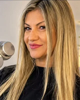 Retrato de Cyda Lopes, esteticista, sorrindo